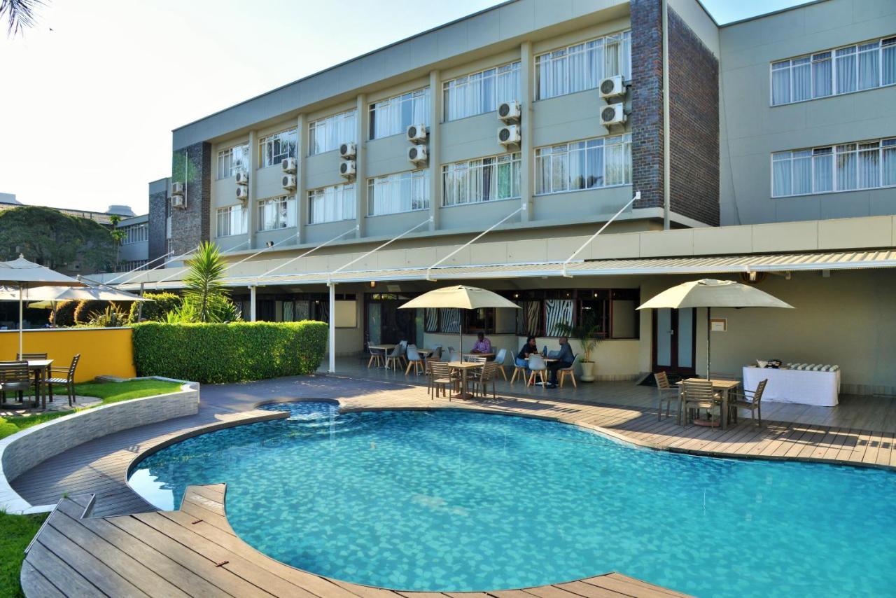 Cresta Oasis Hotel Harare Eksteriør bilde
