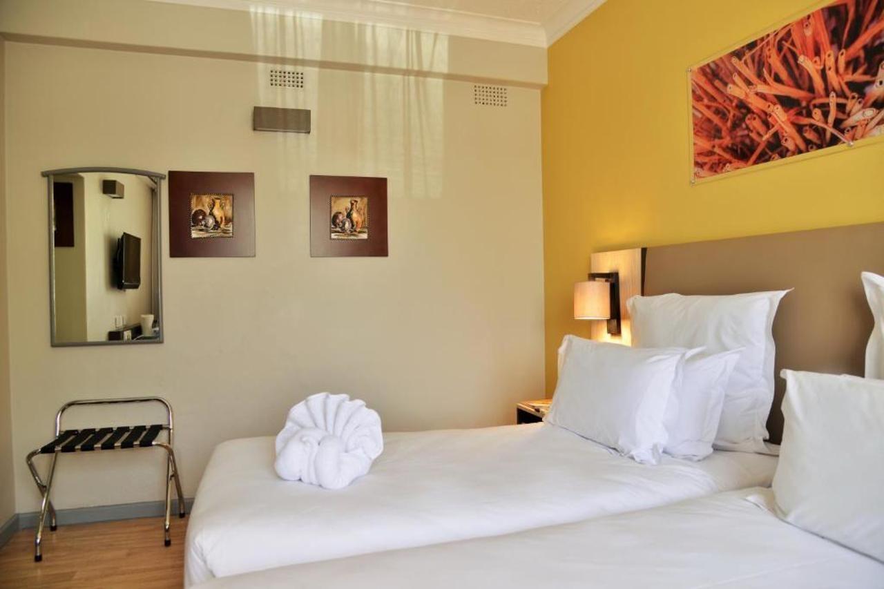 Cresta Oasis Hotel Harare Eksteriør bilde