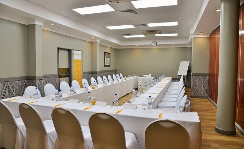 Cresta Oasis Hotel Harare Eksteriør bilde