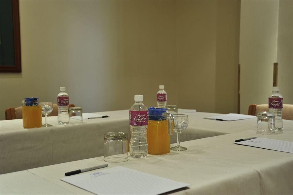 Cresta Oasis Hotel Harare Eksteriør bilde