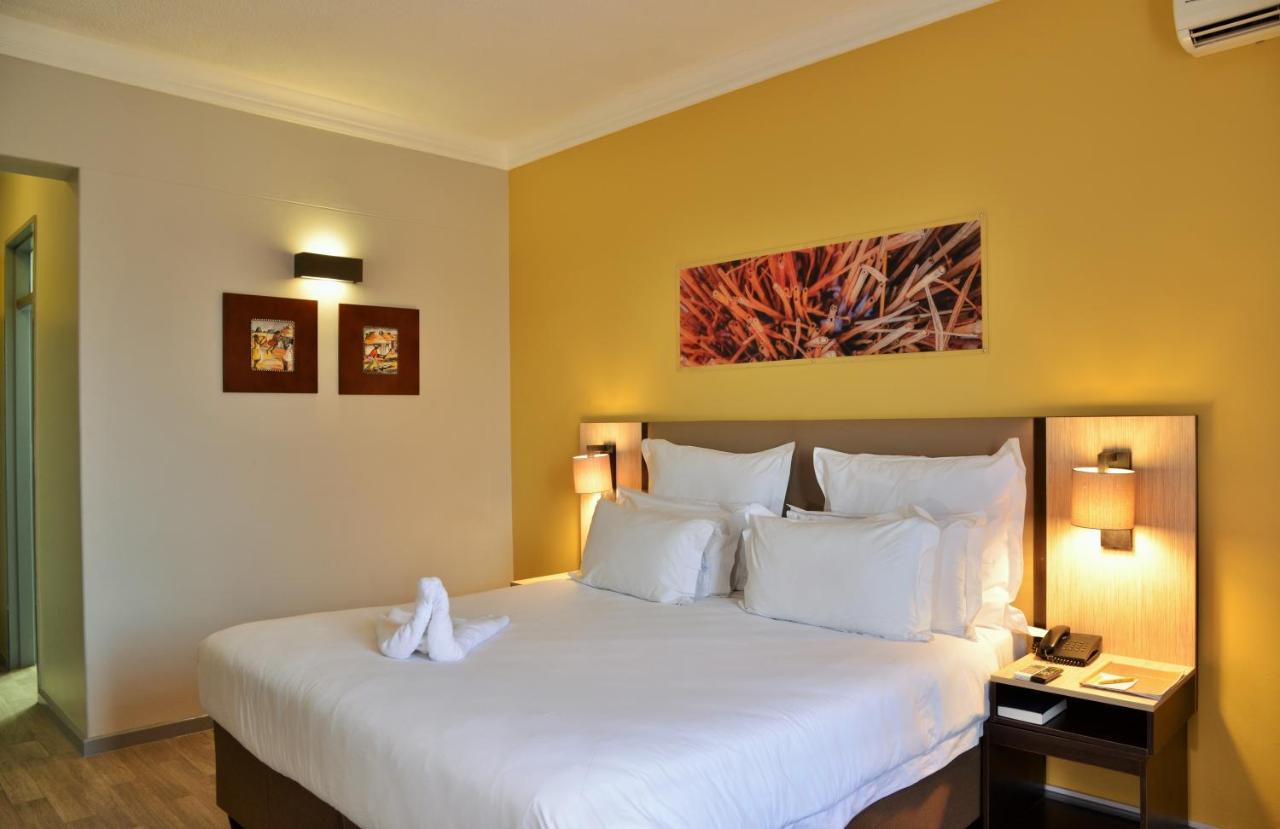 Cresta Oasis Hotel Harare Eksteriør bilde
